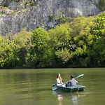 Plaisances, Les Plaisirs Du Bord De Meuse - D'hotes Avec Baignoire