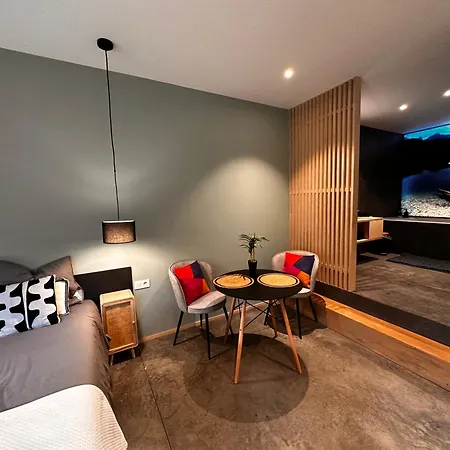 فندق مبيت وإفطار Plaisances, Les Plaisirs Du Bord De Meuse - D'hotes Avec Baignoire بروفونديفيل