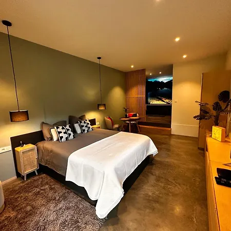 Plaisances, Les Plaisirs Du Bord De Meuse - D'hotes Avec Baignoire 3*