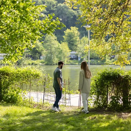 Plaisances, Les Plaisirs Du Bord De Meuse - D'hotes Avec Baignoire Frühstückspension Profondeville
